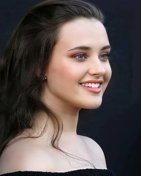 Boys Pic Stylish Dp, Actress Wedding, 90s Makeup Look, Hazel Green Eyes, Katherine Langford, Hazel Hair Color, Hollywood Heroines, Hooded Eye Makeup, Blonde Beauty