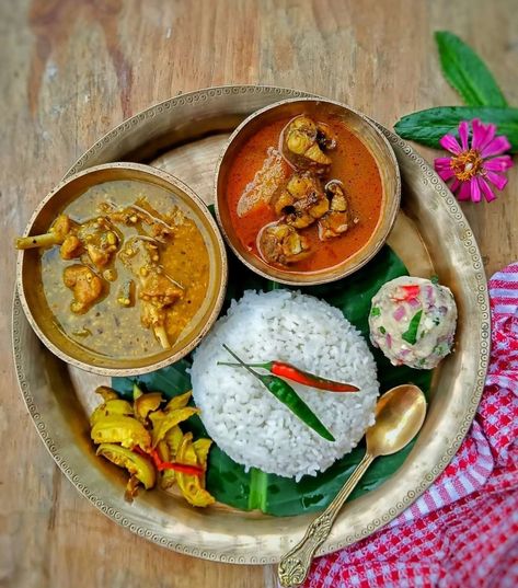 Assamese Thali, Assamese Food, Lunch Thali, Platter Food, English Project, Bengali Food, Recipes Snacks, Amazing Food Art, Quick Recipes Snacks