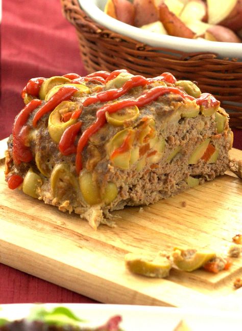 Pork And Beef Meatloaf, Recipe With Olives, Black Olives Recipes, Medieval Recipes, Beef Meatloaf, Good Meatloaf Recipe, Olive Recipes, Best Meatloaf, Meatloaf Recipe