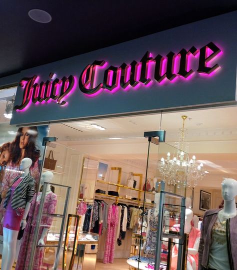 @jillrules169 Juicy Couture Aesthetic, Vintage 2000s Aesthetic, Trashy Y2k Aesthetic, Juicy Couture Clothes, 00s Aesthetic, Mcbling Fashion, Images Hello Kitty, 2000s Girl, Juicy Couture Baby