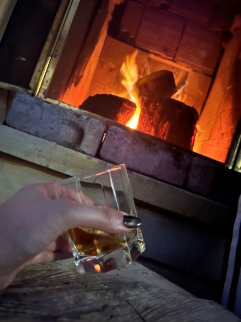 #fireplace #fire #alcohol #decor #decoration #house #winter #snow #farmhouse #sunset #family #trendy #fashion #instagram #blog #style #makeup #tutorial #nails #nailart Alcohol Decor, Decoration House, Instagram Blog, Nails Nailart, Winter Snow, Whiskey, Trendy Fashion, Makeup Tutorial, Fireplace