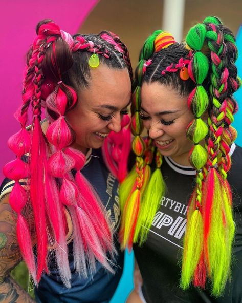 Pink Pigtails, Rave Hairstyles, Rave Braids, Clown Stuff, Rave Ideas, Football Hair, Bubble Braid, Rave Hair, Festival Ideas