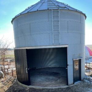 Grain Bin Inspirations Gallery | Grain Bin Inspirations Grain Bin Guest House, Repurposed Grain Bin Ideas, Grain Bin Garage, Grain Bin House Plans, Silo Outdoor Area, Small Grain Bin Ideas, Grain Bin Gazebo Backyard Ideas, Grain Silo Ideas, Grain Bin House Interior