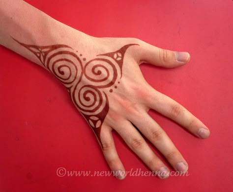 Viking Henna, Celtic Henna Designs, Celtic Henna, Celtic Hand Tattoo, Pagan Henna Designs, Woad Tattoo Celtic, Druid Tattoo, Henna Tattoo Kit, Japanese Tattoos