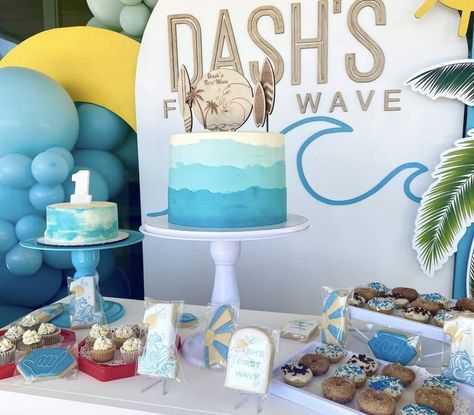 Wave Themed Birthday Party, Surf Party Ideas, Surf Birthday Party Ideas, Pool Party Diy, Surf Birthday Party, Surf Birthday, Pool Party Kids, Candy Bar Birthday, Surf Party