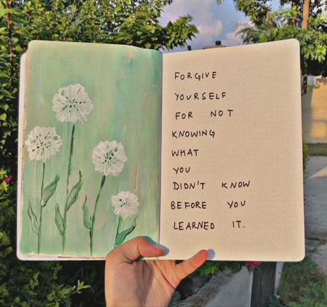 Bullet Journal Quotes, Diy Journal Books, Bullet Journal Mood, Art Journal Therapy, Bullet Journal Diy, Sketchbook Art Journal, Bullet Journal Design Ideas, Diary Ideas, Bullet Journal Writing