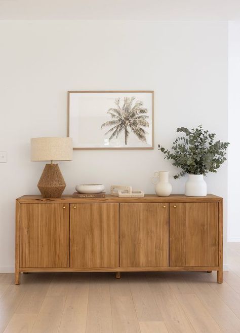 Teak Furniture Living Room, Living Room Sideboard, Credenza Decor, Sideboard Styles, Decoration Buffet, Sideboard Decor, Sideboards Living Room, White Sideboard, Opening Doors