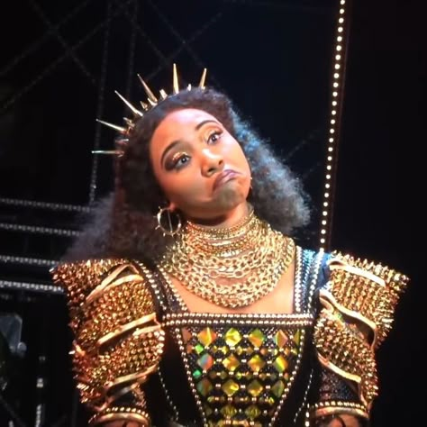 <3 Six The Musical Pfp, Six Musical Wallpaper, Six Catherine Of Aragon, Catherine Aragon, Anne Boleyn Aesthetic Six The Musical, Broadway Makeup, Anne Boyelyn Six The Musical, Catherine Of Aragon Six The Musical, Katherine Of Aragon Six The Musical