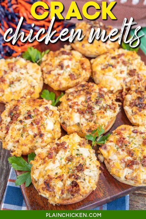 Crack Chicken Melts - perfect for entertaining! English muffins topped with tender chicken, ranch seasoning, bacon, and cheddar cheese. Exceptionally delicious! They’re wonderful when you need a quick and easy party appetizer or a snack. Only 6 ingredients - chicken, cheddar cheese, bacon, ranch seasoning, mayonnaise, and English muffins. Ready to eat in under 20 minutes. Superbowl Party Appetizers, Plain Chicken Recipe, Chicken Cheddar, Football Friday, Hot Sandwiches, Chicken Melts, Chicken Ranch, Open Faced Sandwich, Football Snacks