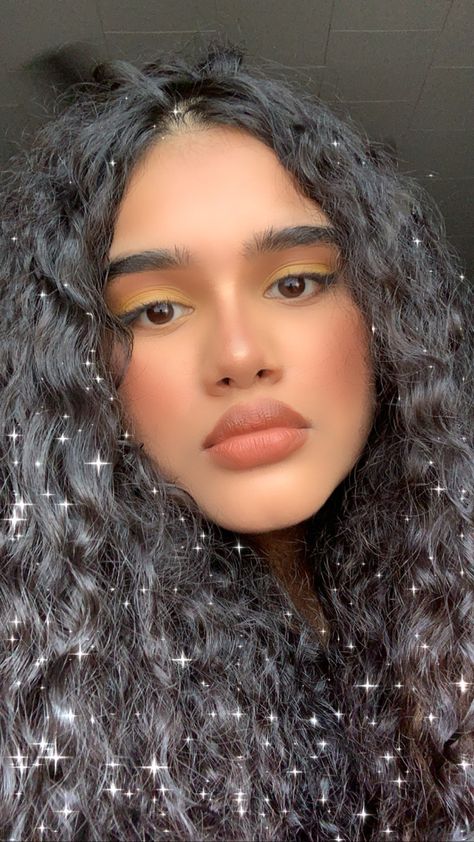 Yellow eyeshadow #makeup Yellow Makeup, Yellow Eyeshadow, Formal Makeup, Brown Makeup, Yellow Floral Dress, Pale Yellow, Eyeshadow Makeup, Yellow And Brown, Makeup Inspo