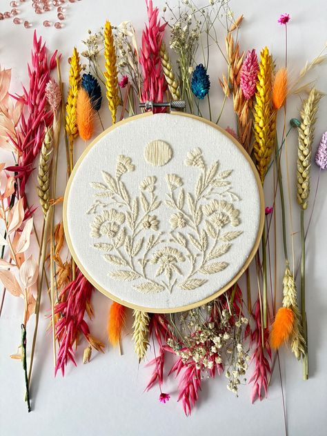 Moon Embroidery, Embroidery Modern, Modern Embroidery Kit, Beginner Embroidery, Beginner Embroidery Kit, Monochrome Design, Art Embroidery, Embroidery Supplies, Harvest Moon