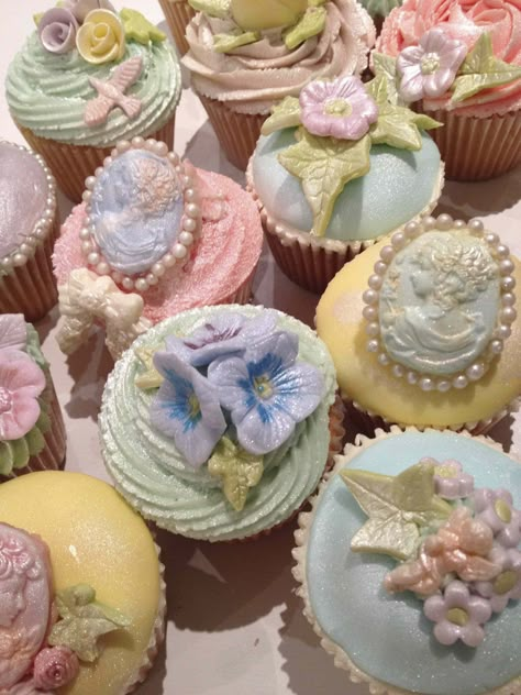 ✿⊱ Pastel Cupcakes, Baking Decorating, Pretty Dessert, Cute Baking, Cupcake Decorating, Pretty Birthday Cakes, Cute Birthday Cakes, Girl Cake, Cake Baking