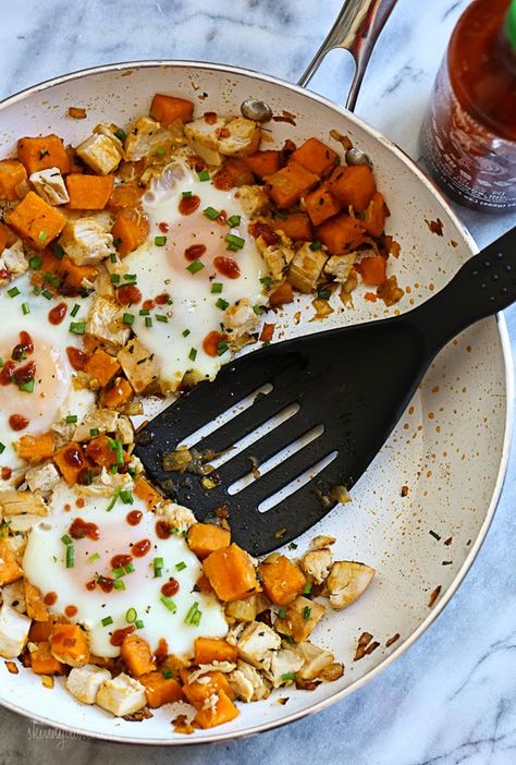 Skillet Sweet Potato Chicken Hash with Eggs Ground Chicken Sweet Potato, Chicken Hash, Sweet Potato Hash Recipe, Sweet Potato Chicken, Potato Chicken, Rotisserie Chicken Breast, Sweet Potato Skillet, Yummy Sweet Potatoes, Potato Hash