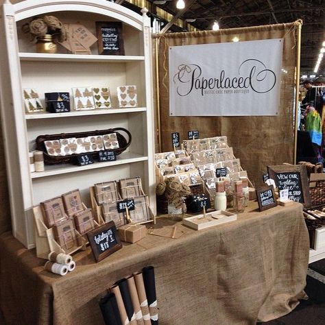 8 Real Craft Fair Booth Ideas You Can Borrow - Creative Income Craft Fair Booth Ideas, Fair Booth Ideas, Booth Display Ideas Diy, Craft Fair Booth, Craft Stall Display, Vendor Booth Display, Craft Fair Booth Display, Vendor Table, Craft Show Booths