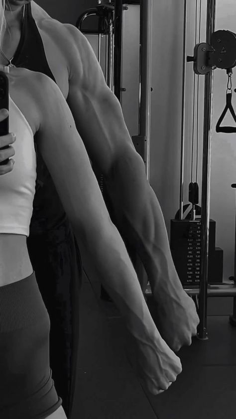 Gym Couple, Gym Partner, Gym Pictures, Gym Photos, Couple Picture Poses, Fitness Inspiration Body, Workout Aesthetic, Couples Poses For Pictures, Gym Rat