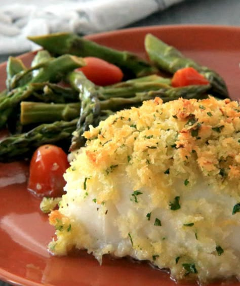 Looking for a delicious and budget-friendly seafood dish? Try our baked cod with lemon butter. If you’re a fan of seafood, then you know that it can be an expensive acquired taste. But this recipe won’t break the bank. Stuffed Lobster, Pacific Cod, Baked Cod Recipes, Cod Recipes, Lobster Tails, Lobster Roll, Baked Fish, Lemon Butter, Asparagus Recipe