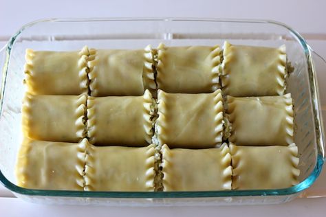 Chicken Pesto Lasagna, Meals For One Person, Pasta And Meatballs, Chicken Lasagna Rolls, Pesto Lasagna, 300 Calorie Meals, Driftwood Chandelier, Lasagna Roll Ups, Lasagna Rollups