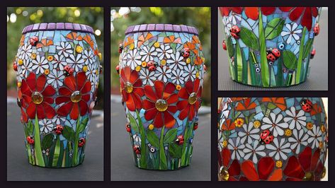 FloWeR FrENzY mosaic vase by Remygem Mosaic Pot, Mosaic Planters, Mosaic Pots, Mosaic Vase, Mosaic Flower Pots, Mosaic Garden Art, Mosaic Madness, Mosaic Art Projects, Mosaic Stained