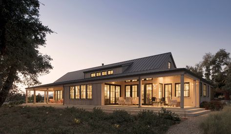 Napa Modern Farmhouse - Farmhouse - Exterior - San Francisco - by Michael Hospelt Photography One Story Modern Farmhouse, Modern Farmhouse Plans One Story, Contemporary Farmhouse Exterior, Exterior Door Colors, Farmhouse Exterior Design, Unique Farmhouse, Modern Farmhouse Exterior, Casa Exterior, Contemporary Farmhouse