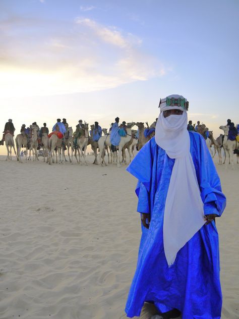 https://flic.kr/p/d8VQBb | Tuaregs at Desert festival, Timbuktu, Mali Timbuktu Mali, Tribes Of The World, Tuareg People, Desert Festival, Comic Clothes, Black Men Fashion Urban, Africa Photography, Desert Dream, Afro Punk