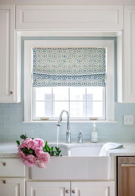 Metal Backsplash Kitchen, Wood Kitchen Backsplash, Farmhouse Design Ideas, Blue Glass Tile, Trendy Farmhouse, Mosaic Backsplash Kitchen, Blue Backsplash, Up House, Transitional Kitchen