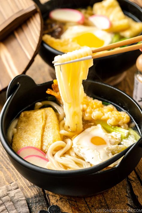 Nabeyaki Udon Recipe, Nabeyaki Udon, Kake Udon, Tempura Udon, Udon Recipe, Tempura Recipe, Udon Soup, Udon Noodle Soup, Deep Fried Tofu