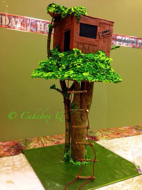 Magic Tree House party cake Tree House Project For School, Tree House Decorations, Treehouse Cake, Fort Party, Magic Tree House Activities, Paper Palm Tree, Magic Tree House, Jungle Decorations, Diy Tree Decor