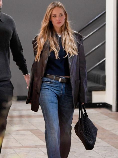 Jennifer Lawrence Outfits, Jennifer Lawrence Fashion, Jennifer Lawrence Street Style, Jennifer Lawrence Style, Dakota Johnson Style, Casual Outfit Inspiration, Celebrity Street Style, Jennifer Lawrence, Outfit Inspo Fall