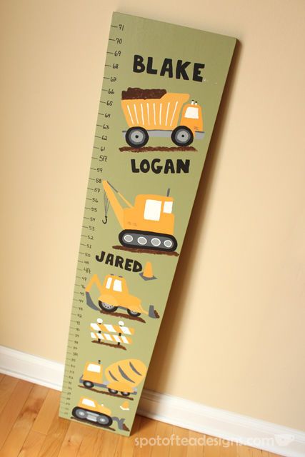 Construction Truck Themed Growth Chart using @DecoArt_Inc Paints | spotofteadesigns.com Digger Bedroom, Height Board, Boys Construction Room, Construction Room, Construction Bedroom, Construction Nursery, Kid Bedrooms, Growth Height, Truck Room