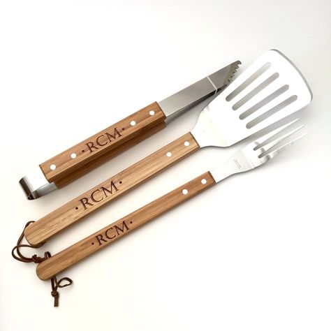 Engraved 3 Piece BBQ Grill Tool Gift Set This three piece barbecue tool set is the perfect gift for your favorite grill master.   We will engrave initials, a name or short... #coasters #cordinate #housewares #housewarming #monogram #personalized #present #tools #wedding ➡️ http://www.thepersonalexchange.com/products/personalized-barbeque-tool-set-custom-3-piece-bbq-tools?utm_campaign=products&utm_content=4e8b879df719433eb237265e68de58f6&utm_medium=pinterest&utm_source=sellertools Presents Ideas, Barbeque Grill, Luxury Pens, Barbecue Tools, Grill Set, Gourmet Cooking, Bbq Pulled Pork, Bbq Tools, Grilling Tools