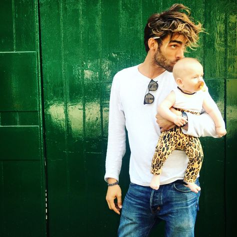 74 mil Me gusta, 726 comentarios - Jon Kortajarena (@kortajarenajon) en Instagram: "Jonny and Jonny Junior" Jon Kortajarena, Luke Evans, Dream Guy, Always And Forever, Men Looks, Father And Son, Gq, Georgia, Actors