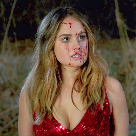 Insatiable Netflix, Patty Bladell, Maleficent 2014, Scary Photos, Debby Ryan, Cartoon Profile Pictures, Killer Queen, Halloween Inspo, Short Hair Updo