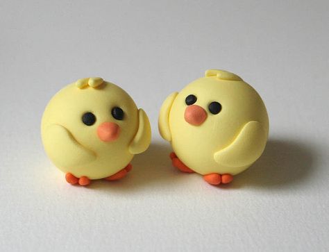 chicks would be cute inside the plastic easter eggs Fimo Kawaii, Easy Polymer Clay, Diy Fimo, Diy Polymer Clay, Polymer Clay Figures, Tanah Liat, Polymer Clay Animals, Cute Polymer Clay, Clay Figurine