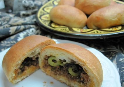 Polish Cheese Sweet Rolls Recipe - Drozdzowki z Serem Moroccan Appetizers, Kefta Recipe, Moroccan Kefta, Recipes For Ground Beef, Stuffed Rolls, Sandwich Rolls, Stuffed Bread, Moroccan Cooking, Moroccan Dishes