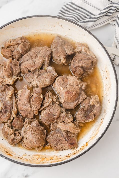 Boiled Beef (How to Boil Beef) - yourcookingbuddy.com Boiled Beef Recipes, Boiled Meat Recipes, Boiling Beef Recipes, Beef Stew Healthy, Boiled Beef, Spaghetti With Ground Beef, Ground Beef And Cabbage, Beef Round, Ground Beef And Potatoes