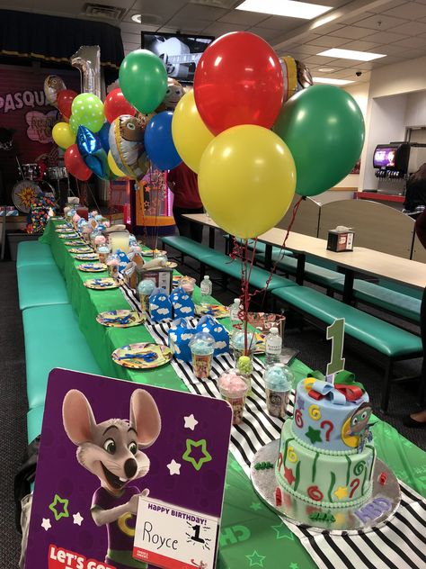 Super why Chuck E. Cheese birthday party Chuckecheese Birthday Parties, Chuckie Cheese Birthday Party Table, Chuckee Cheese Birthday, Chucky Cheese Birthday Party, Cheese Party Decorations, Chuck E Cheese Birthday Party, Cheese Birthday Party, Chucky Cheese, Chuck E Cheese Birthday