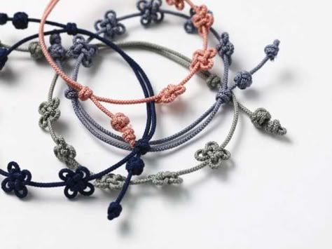 Ankle Bracelets Diy, Macrame Bracelet Patterns, Knit Bracelet, Braid Jewelry, Friendship Bracelets Designs, Crochet Hair Accessories, Korean Jewelry, Diy Bracelets Easy, Diy Bracelets Patterns