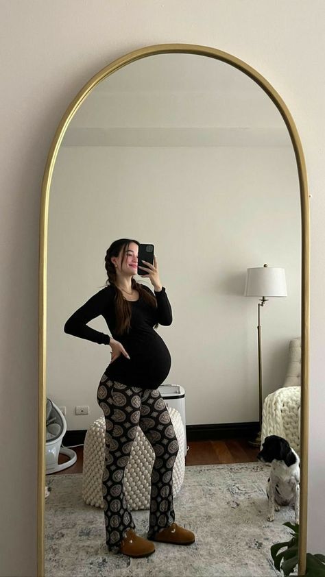 Aesthetic Pregnancy Outfit, Aesthetic Pregnant Outfits, Aesthetic Maternity Outfits, Pregnant Woman Aesthetic, Hot Pregnancy Outfits, Cute Maternity Dresses, Pregnancy Belly Photos, Cute Pregnancy Pictures, Belly Photos