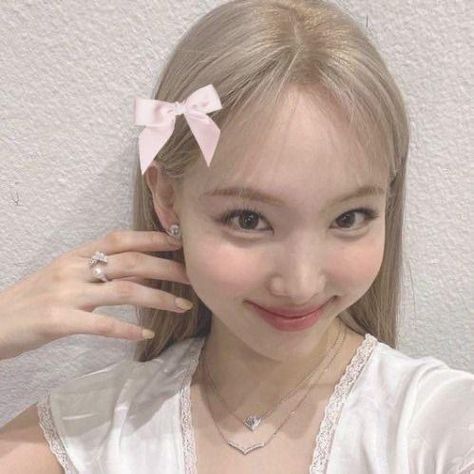 ✩🐰🦝✩ en TikTok Nayeon Twice, Slime, Twitter Image, Floral, Pink, Quick Saves