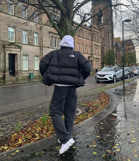 Sag Szn, Garrison Abbey, Doudoune The North Face, Puffer Outfit, The North Face Puffer Jacket, Sick Clothes, North Face Outfits, Inspo Fits, Puffer Jacket Outfit