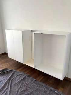 IKEA-Hack: Sideboard für das Esszimmer - Inneneinrichtung I Raumkonzepte - 21qm Interior Design Ikea Sideboard Hack, Hallway Drawers, Sideboard Diy, Ikea Sideboard, Low Sideboard, Modern Home Bar, Diy Ikea, Ikea Storage, Gallery Design