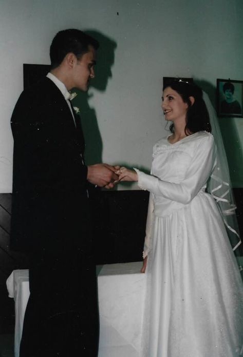 2000s Wedding Photos, 2000s Wedding Aesthetic, Early 2000s Wedding, 2000s Wedding, Project Mapping, Old Wedding Photos, 80s Wedding, Wedding Tux, Parents Wedding