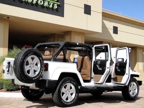 White Rubicon Jeep, White Jeep Wrangler Unlimited, Jeeps Wrangler, White Jeep Wrangler, Jeep Wrangler Interior, Jeep Sahara, Jeep Wrangler Lifted, Jeep Interiors, Mercedes W123