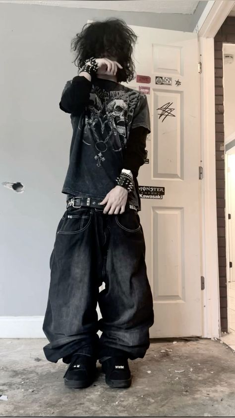 Emo Fashion 2000s, Affliction Outfits, Emo Fashion Boys, Grunge Emo Outfits, Punk Style Outfits, Scene Outfits, Emo Guys, Fashion Grunge, Emo Boy