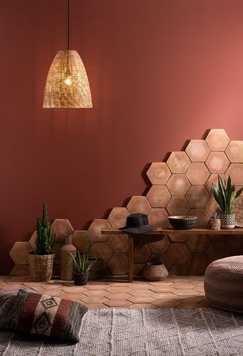 Terracotta Interior Design, Terracotta Interior, Urban Decor, Terracotta Tiles, Red Walls, Cheap Decor, Interior Trend, A Living Room, Cheap Home Decor