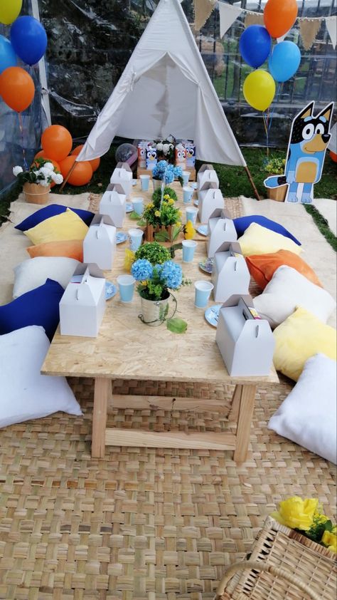 Bluey Birthday Picnic, Bluey Picnic Party, Blue And Bingo Birthday Party, Picnic Themed Party, Picnic Themed Parties, Fiesta Bluey, Party Planning Business, Bluey Party, Bluey Birthday