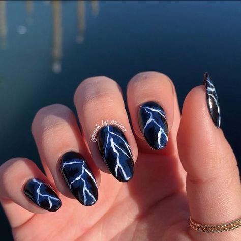 📍Chioggia Lightning Nails, Nail Art Inspiration, My Nails, Makeup Nails, Hair Makeup, Art Inspiration, Nail Art, Nails, Makeup