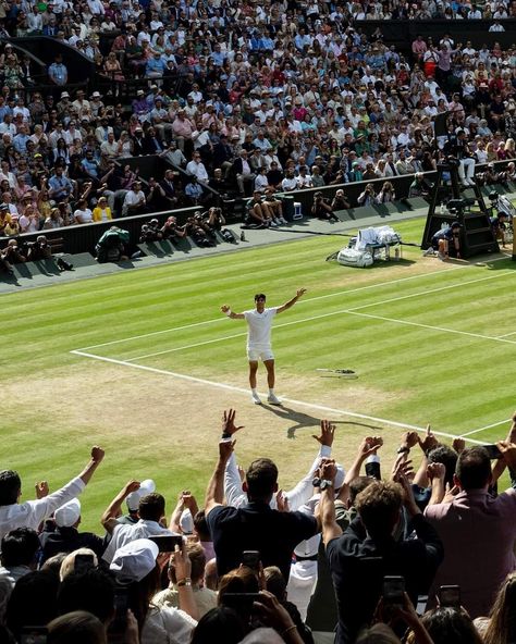 Tennis Event, Carlos Alcaraz, Tennis Clubs, Tennis Fashion, Tennis Racquet, Rafael Nadal, Roger Federer, Serena Williams, Under Pressure