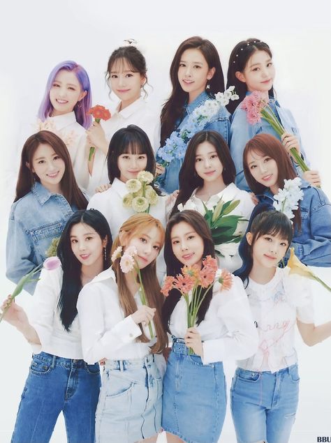 Iz*one Group Photo, Funny Group Photos, Iz*one Ot12, Student Council Campaign Posters, Student Council Campaign, Group Picture Poses, Raw Photo, Sakura Miyawaki, Campaign Posters