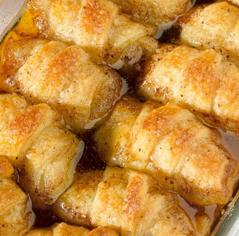 Pioneer Woman Apple Dumplings, Rhubarb Pudding Cake, Crescent Roll Apple Dumplings, Easy Apple Dumplings, Apple Dumpling Recipe, Apple Dumplings, Crescent Roll Recipes, Pioneer Woman Recipes, Dumpling Recipe